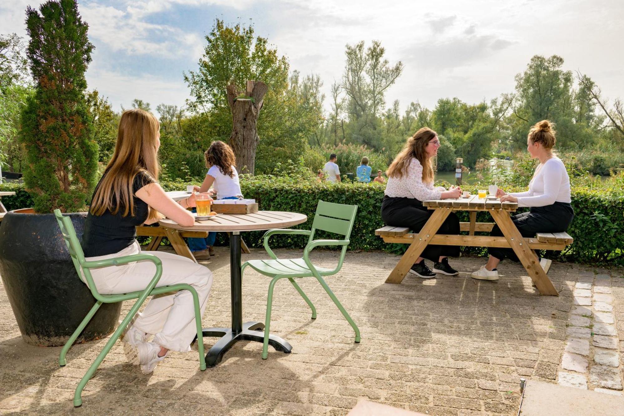 Stayokay Hostel Dordrecht - Nationaal Park De Biesbosch Екстериор снимка
